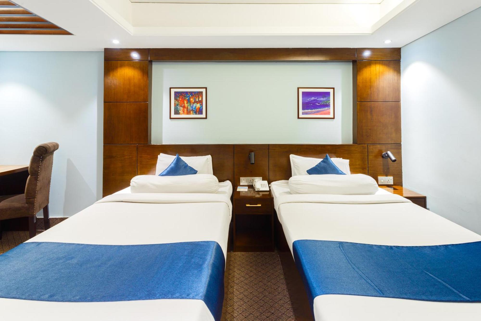 Hotel The Capital Ltd. Dhaka Esterno foto