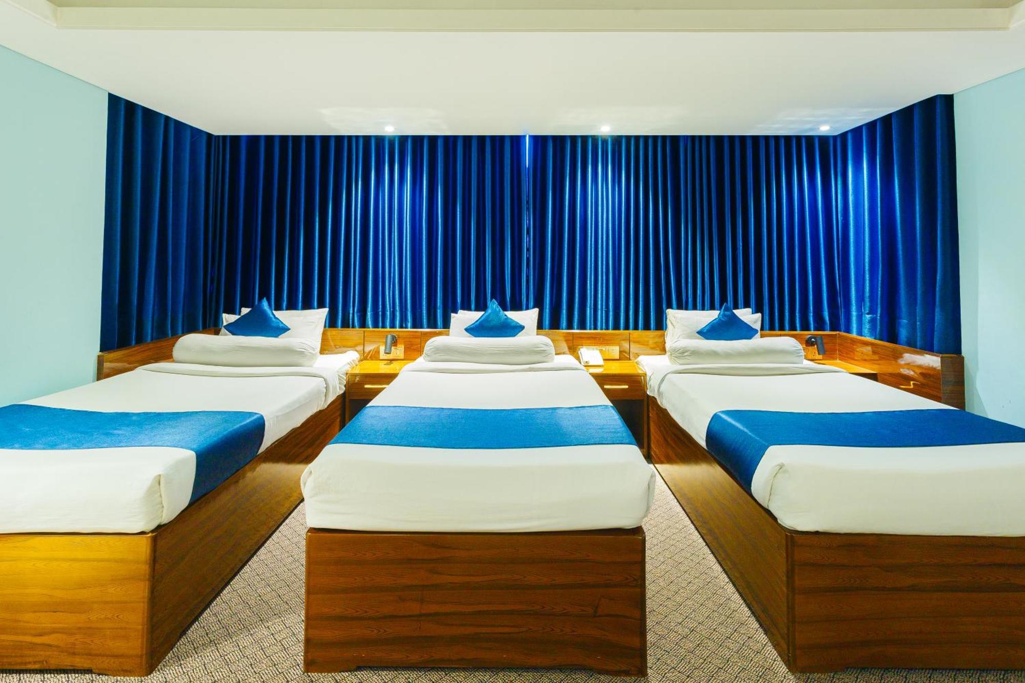 Hotel The Capital Ltd. Dhaka Esterno foto